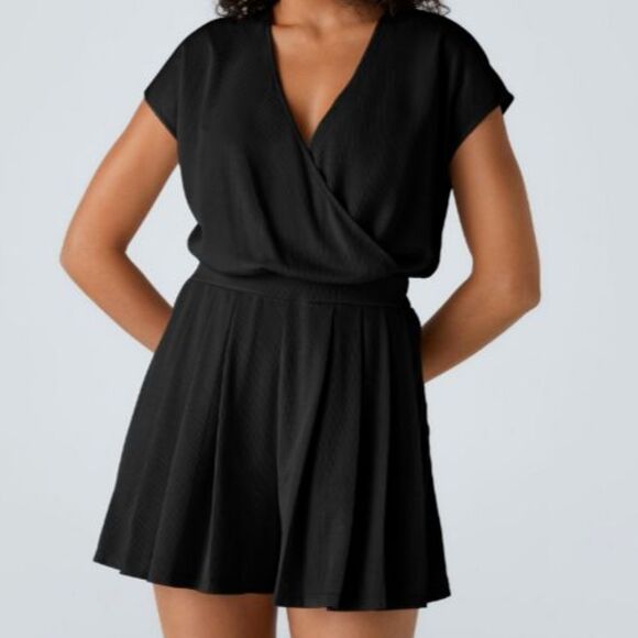 Halara Pants - Halara Waffle Textured Blouson Wrap Look Lightweight Pleated Romper Size Medium